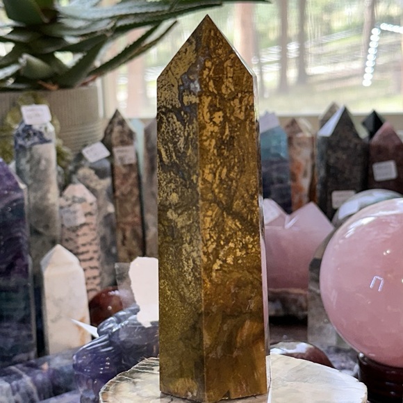 🎄SALE🎄Wood Fossil Crystal Tower! - Picture 5 of 6